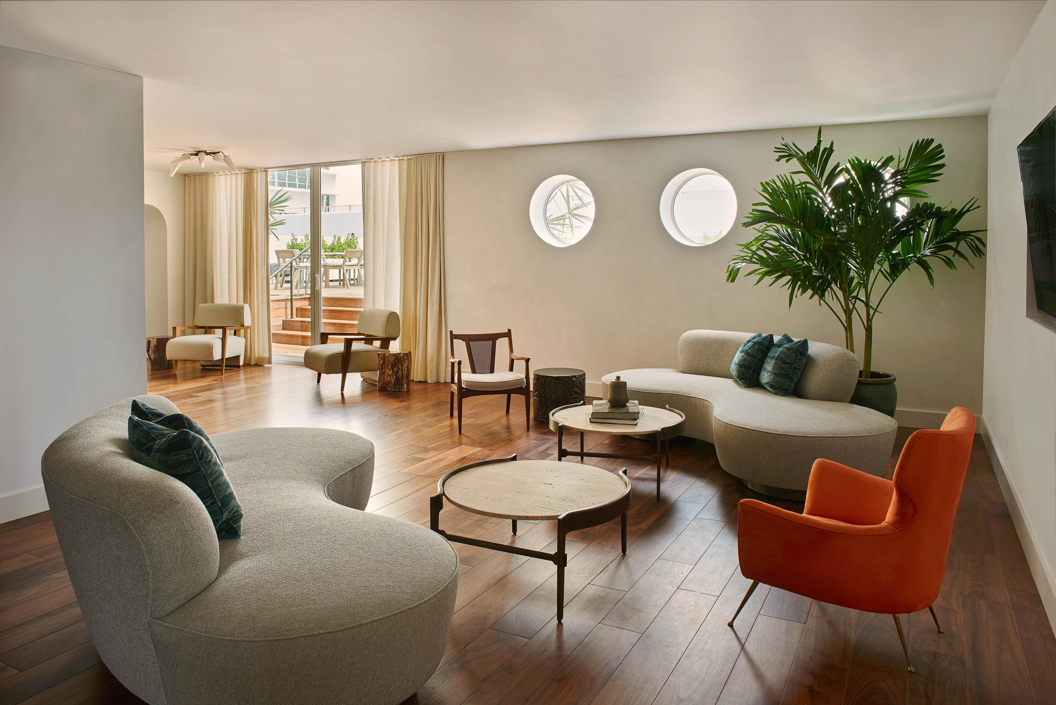 Nautilus Sonesta Майами-Бич Экстерьер фото The Living Room at The Standard East Village